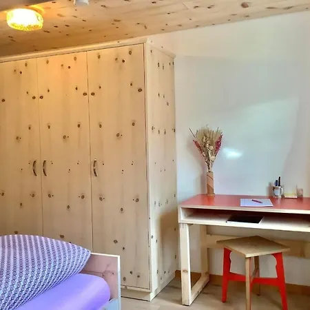 Sonnige 2-5-zimmer An Ruhiger Lage By Interhome