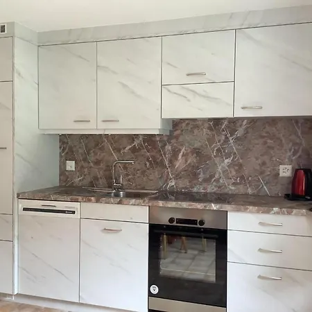 Sonnige 2-5-zimmer An Ruhiger Lage By Interhome Apartment *