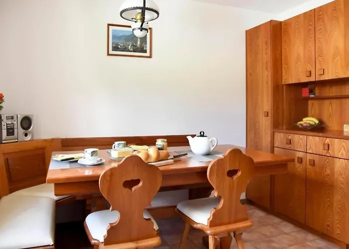 Lägenhet Sonnige 2-5-zimmer An Ruhiger Lage By Interhome *