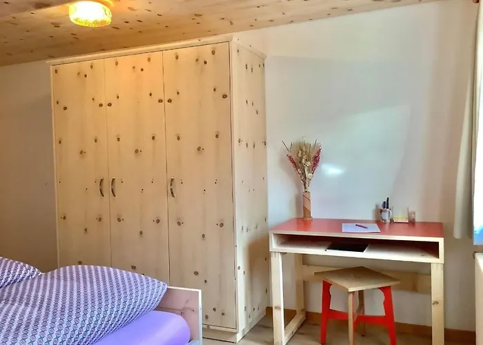 Sonnige 2-5-zimmer An Ruhiger Lage By Interhome